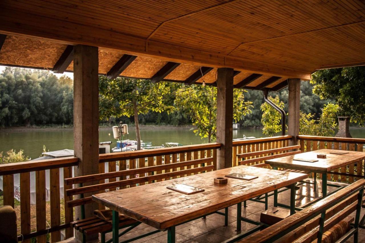 Captain'S House By The Danube River Cerevic Dış mekan fotoğraf